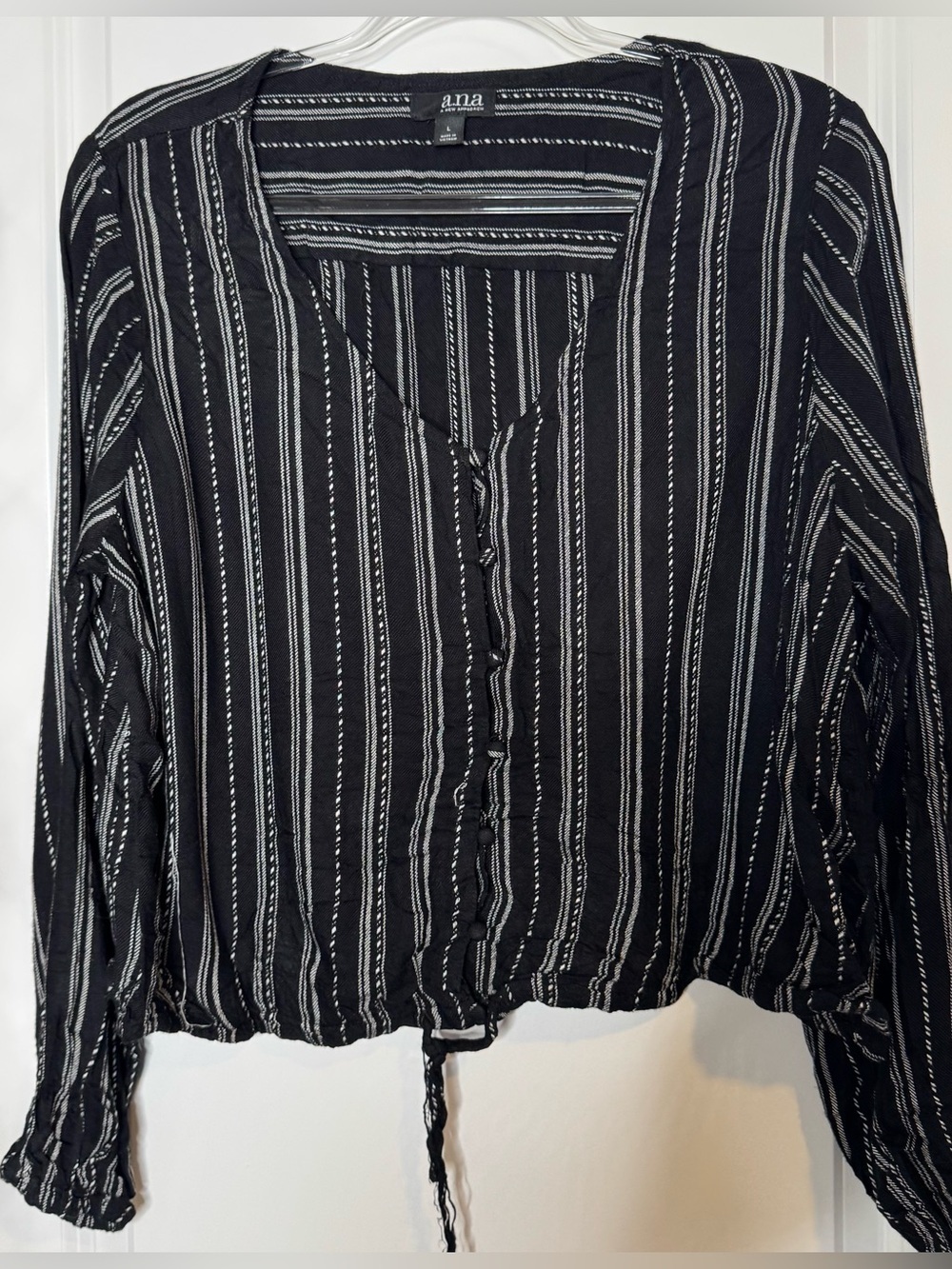 a.n.a Black and White Vertical Stripe Button-Front Blouse Sz LG long sleeve